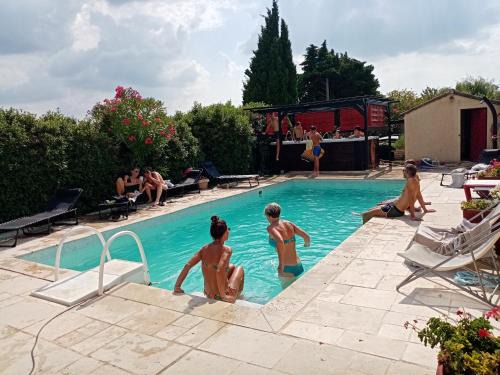 Colonzelle House | Le Val du Corsaire Petit déj compris, piscine, parking