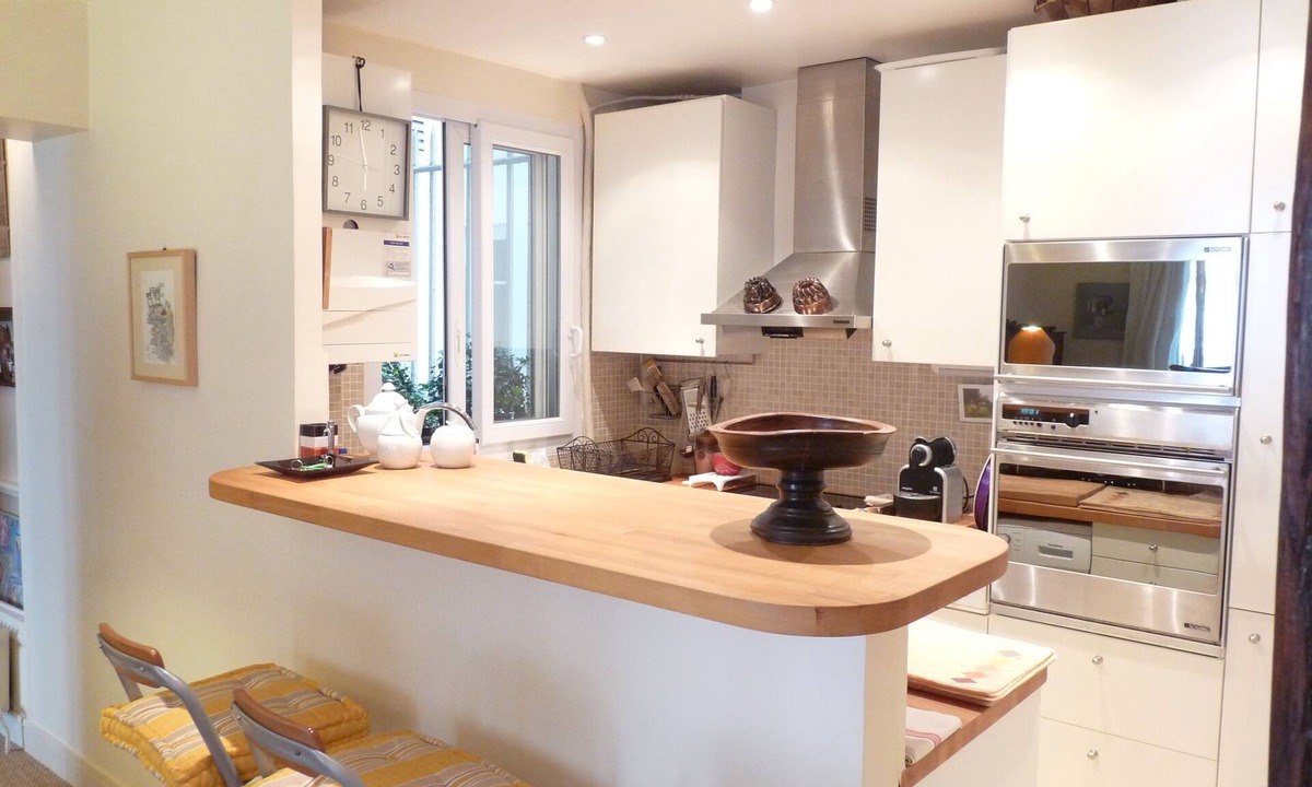 Quartier de l'Ecole-Militaire Apartment | Le Vaneau : Paris Best, Chic & Quaint Latin Quarter/Eiffel Tower
