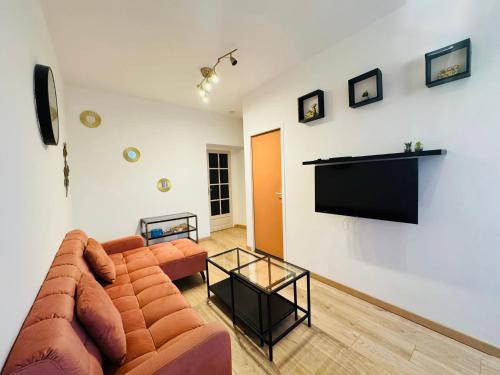 Noyen-sur-Sarthe Apartment | Le Velours - 5 pers - Spacieux - Parking