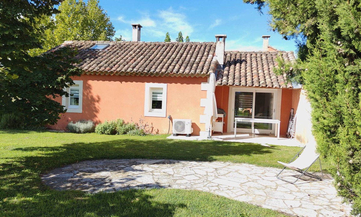 Tulette Apartment | 'Le Ventoux' with Mountain View, Wi-Fi and Air Conditioning