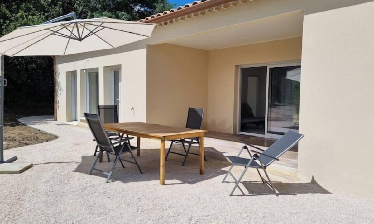 Saint-Julien-de-Peyrolas House | Le Verger air-conditioned gîte with swimming pool.