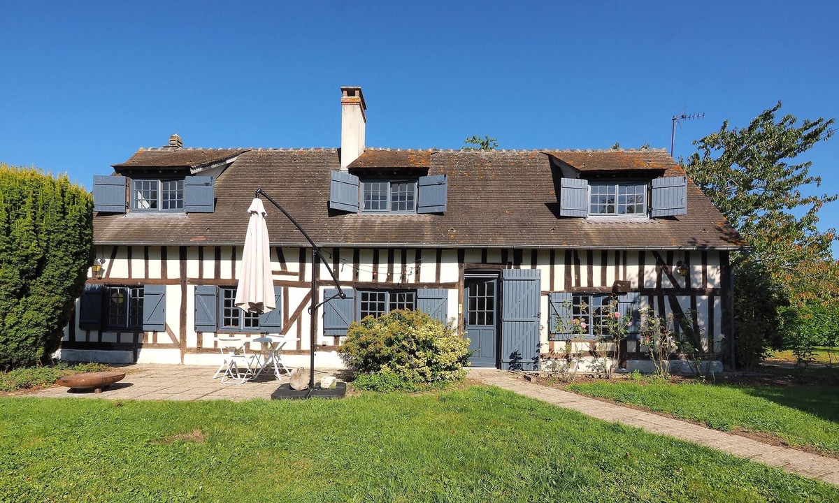 Francheville House | Le Verdoyant - Three Bedroom House, Sleeps 8