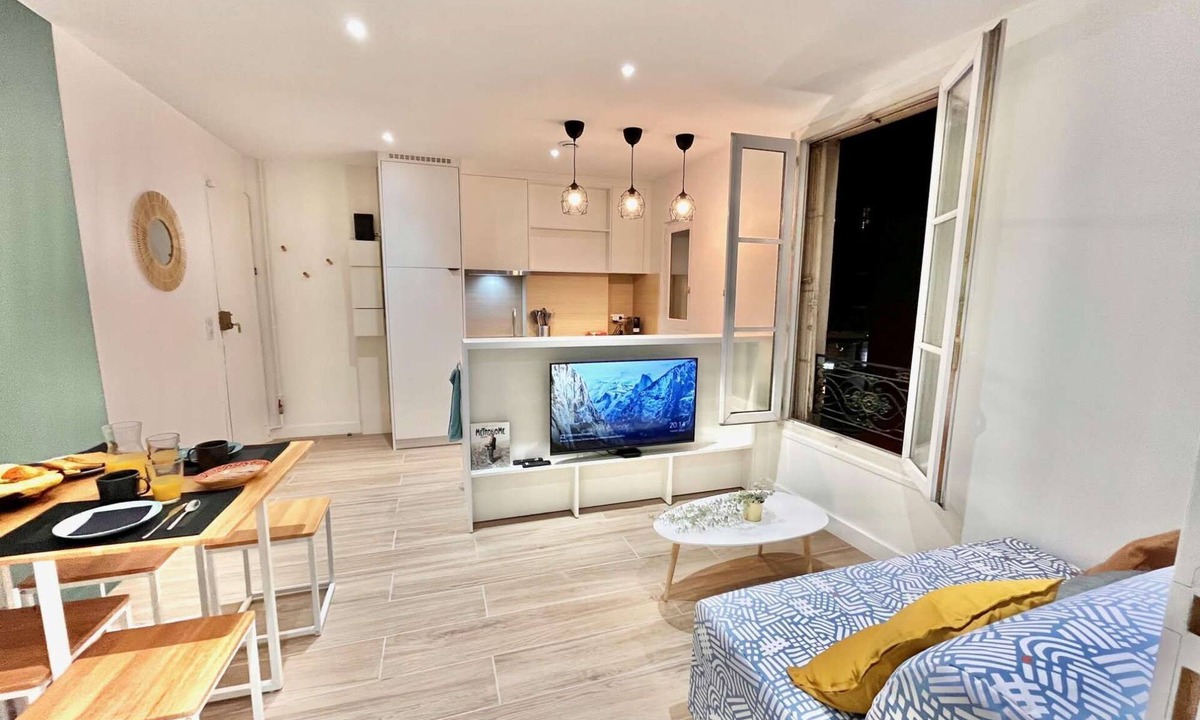 Clichy Apartment | Le Victor Hugo - Clichy-la-Garenne