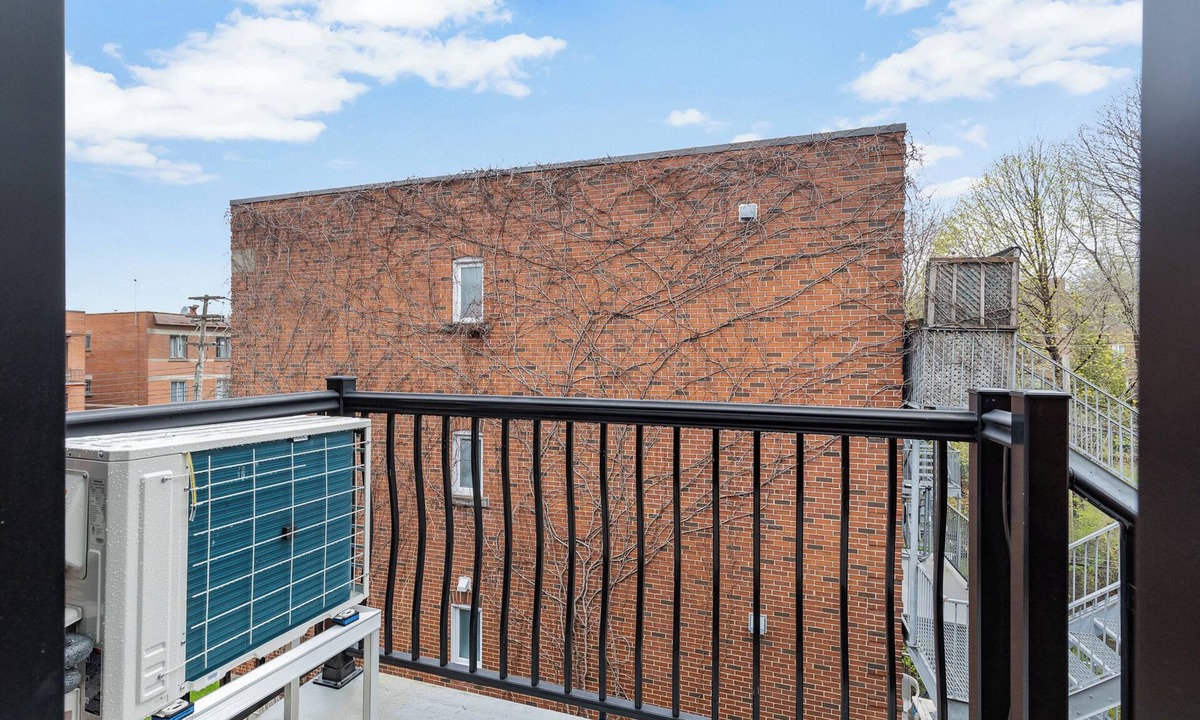 Cote-Des-Neiges—Notre-Dame-De-Grace Apartment | Le Victoria MidTown Montreal