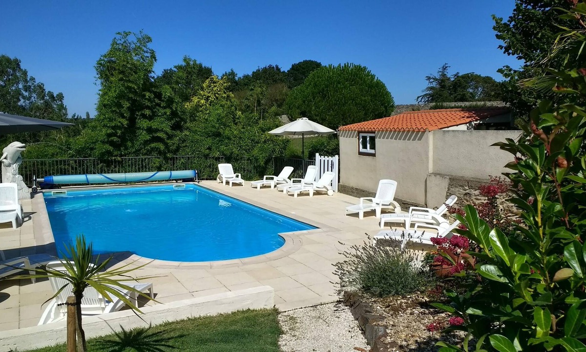 La Chaize-Giraud Cottage | Le Vieux Logis, Piscine Chauffée, à 5 km de la mer