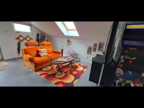 Broin Apartment | Le Vin-Tage