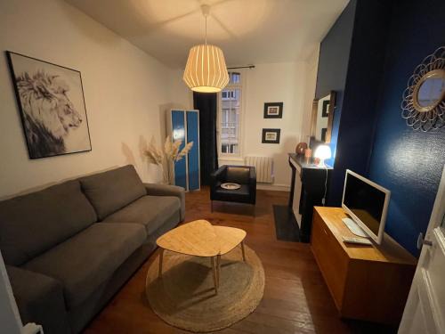 Anatole France Danton Apartment | Le Vintage