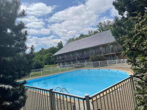 Equemauville Apartment | Le voilier. Honfleur T2 dans résidence avec piscine