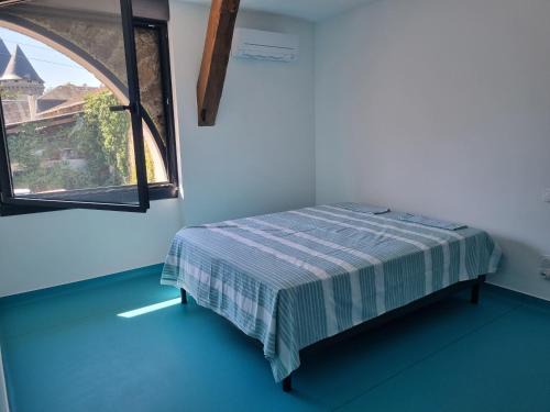 Limoges Apartment | Le voyage à travers les flots