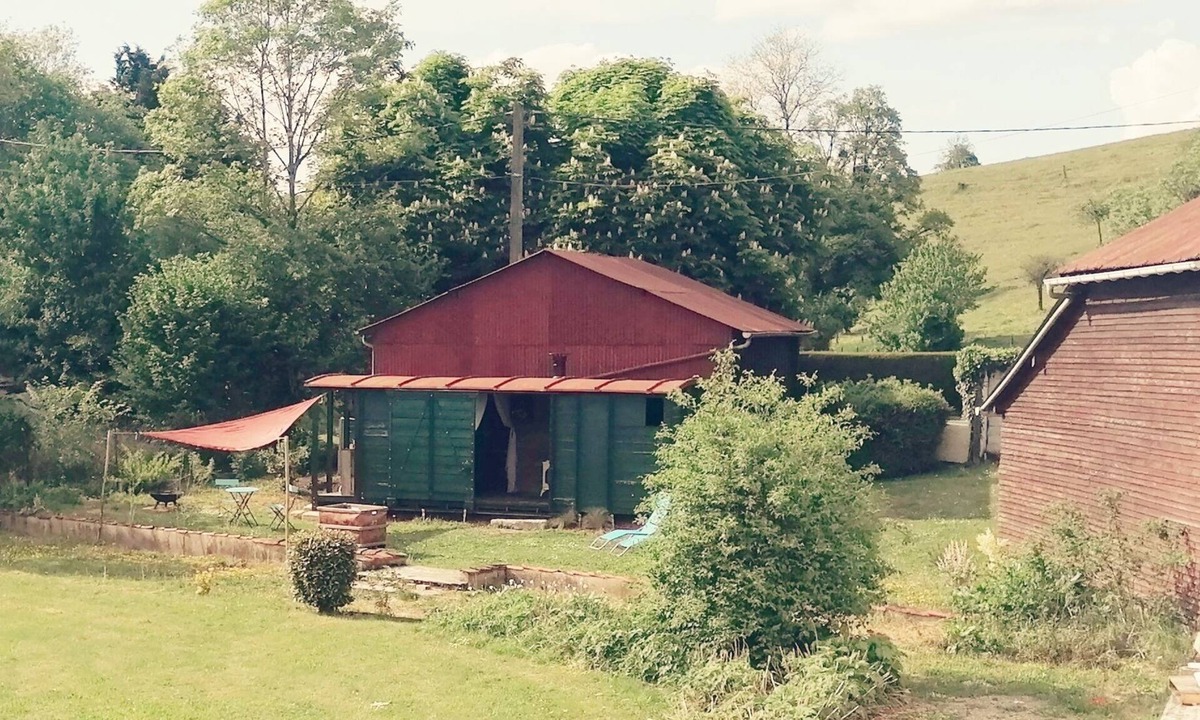 Chesnois-Auboncourt Cabin | Le Wagon des Amoureux Avec Spa