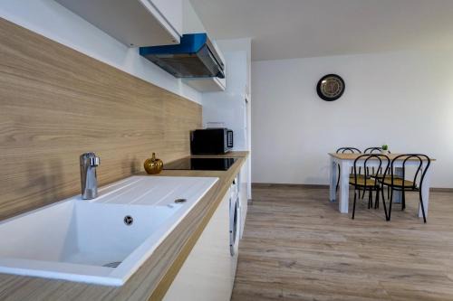 Hieres-sur-Amby Apartment | Le Westy 1