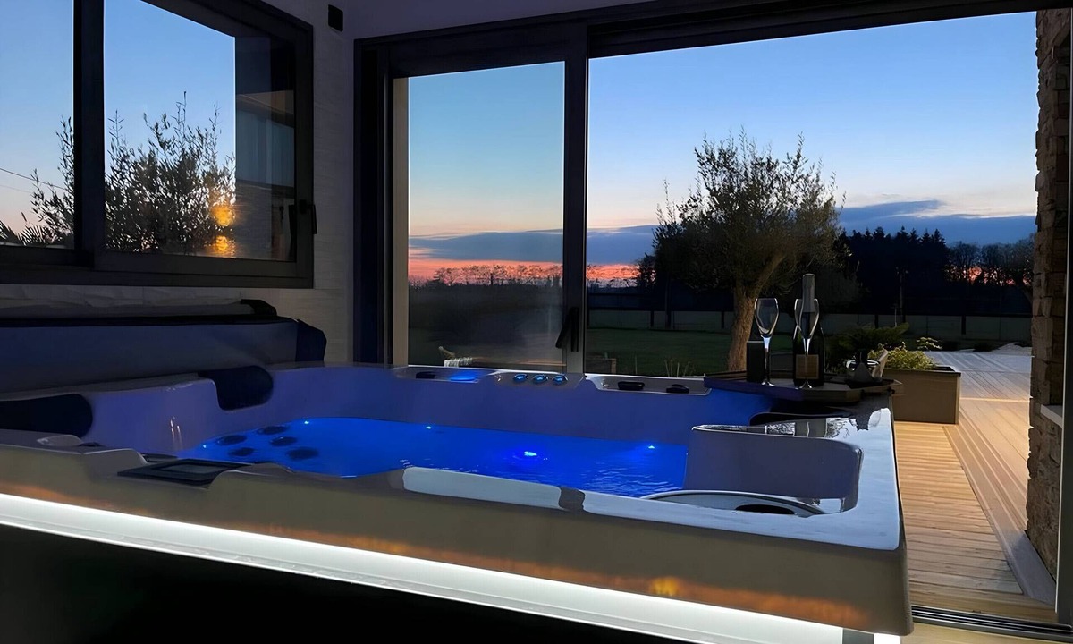 Saint-Corneille Villa | Le Yucca Spa - Jacuzzi - 8p - Rêve au Mans