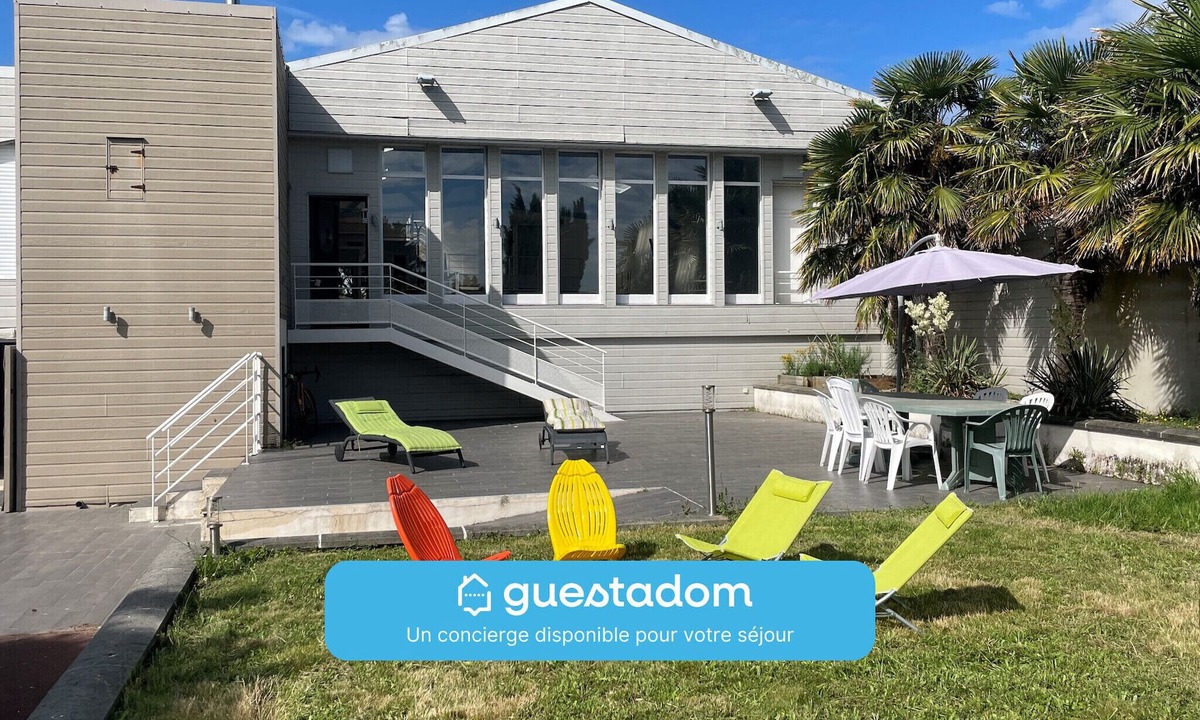 Saint-Hilaire-de-Chaleons House | Le Zen - Sauna - Piscine intérieure