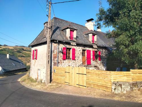 Saint-Projet-de-Salers House | Le Zen Altitude