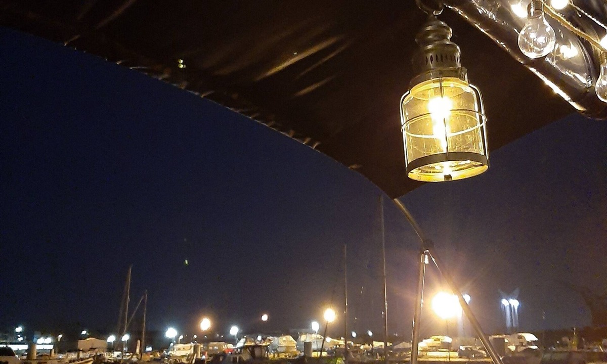 Rouen Boat Rental | Le Zimon unusual accommodation - boat Rouen