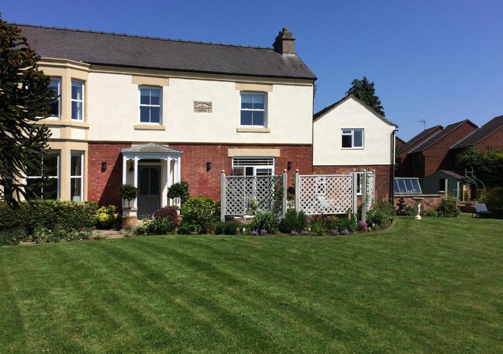 Oakham House | Leadenham Cottage