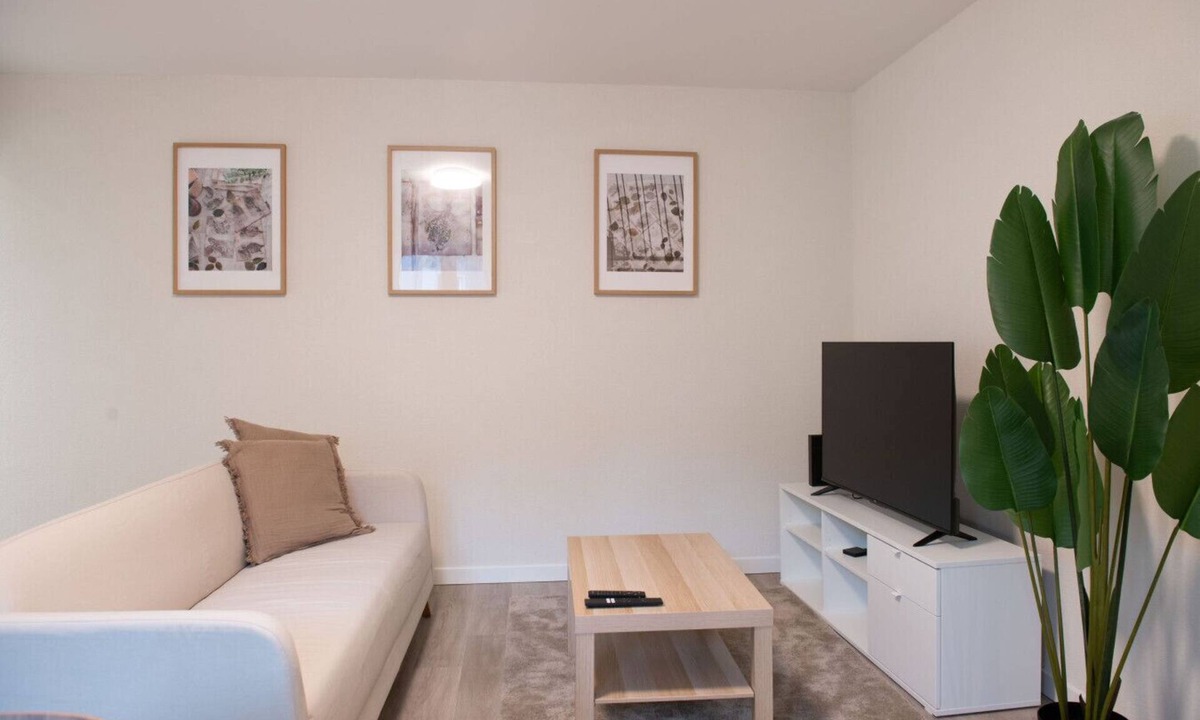 Oerlikon Apartment | Leaf Apartment in Zurich Oerlikon