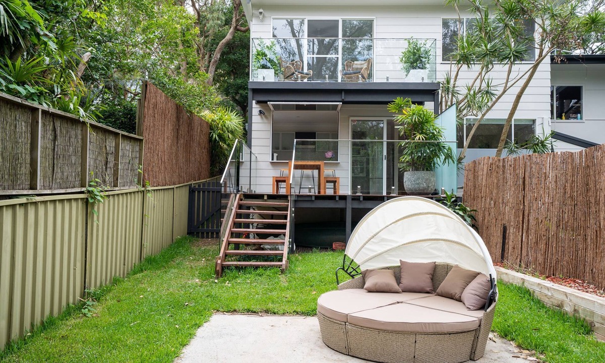 Avalon Beach House | Leafy Coastal Retreat Overlooking Reserve