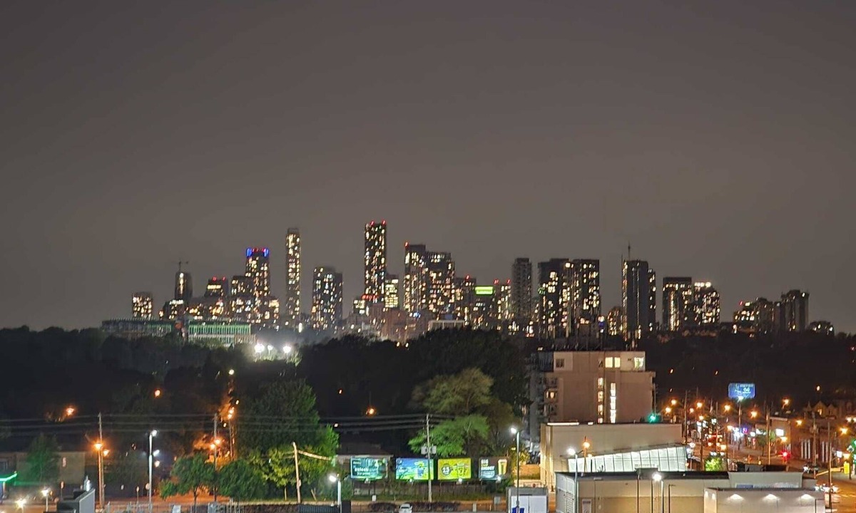 Thorncliffe Park Condo | Leaside/Sunnybrook Terrace Executive 2 Bedroom, 3 Bathroom, Terrace, Condo