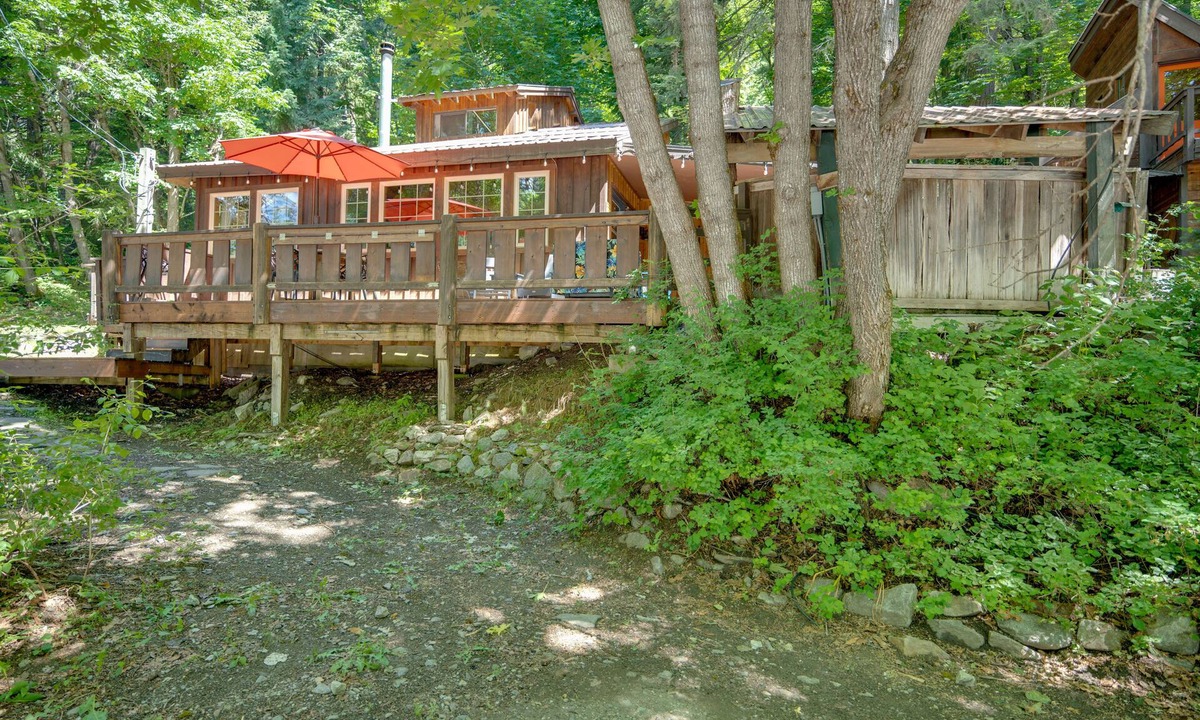 Leavenworth Cabin | Leavenworth Cabin w/Private Hot Tub!