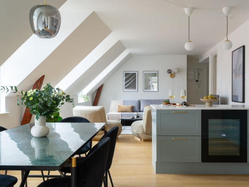 Copenhagen City Centre Apartment | Leaves 6 - 2 Bdr Apt with shared roof terrace
