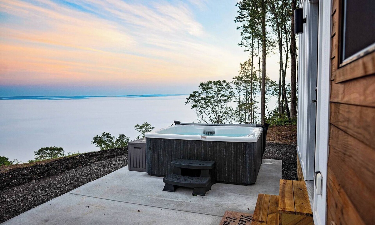 Lupton City House | Leda at Mountain's Ledge