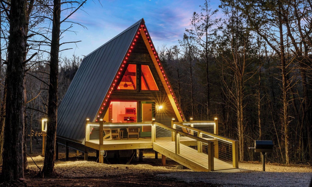 Omaha Cabin | LEDCabin, See the Stars, w/private Sauna, Hot Tub, on Creekfront
