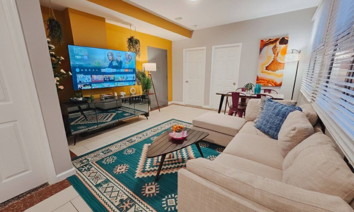 Market East Apartment | Ledge/2 King Beds/Elevator/2 Ensuite/W/D