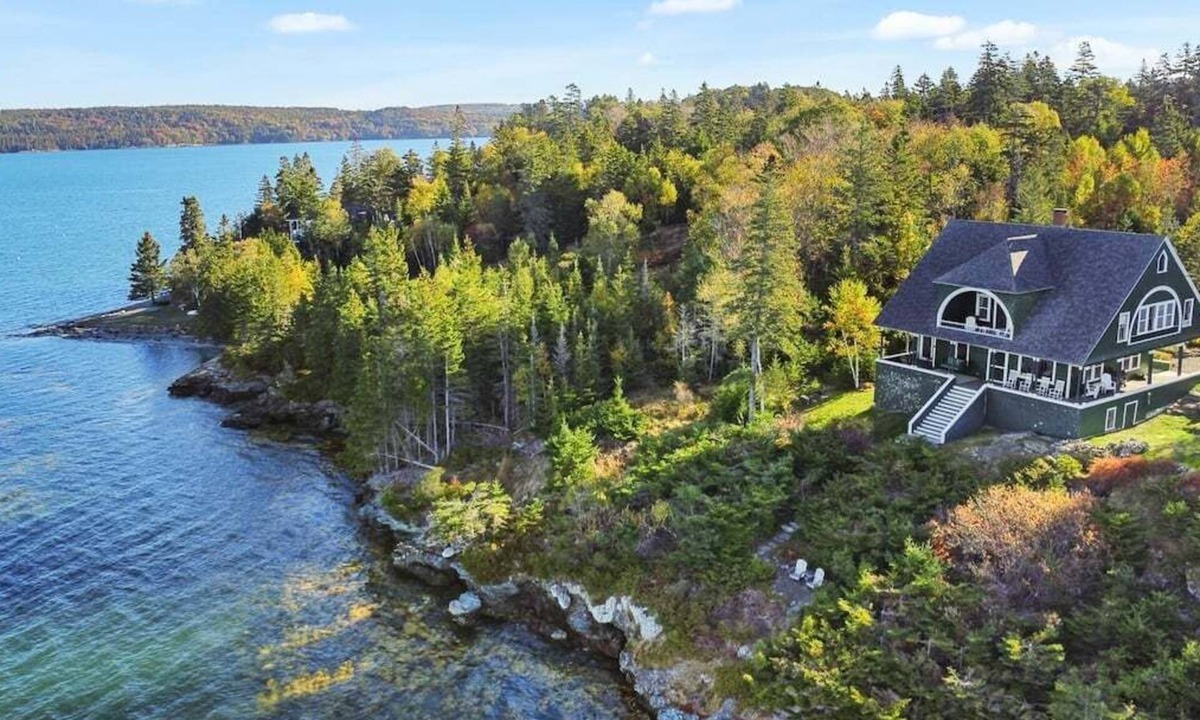 Deer Isle House | Ledgelawn – Stunning Waterfront Views!