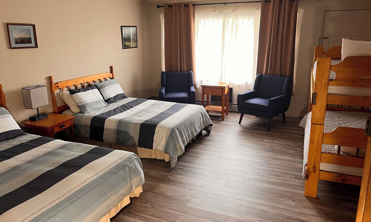 Wilmington Hotel | Ledgerock at Whiteface - Bunk Beds Room