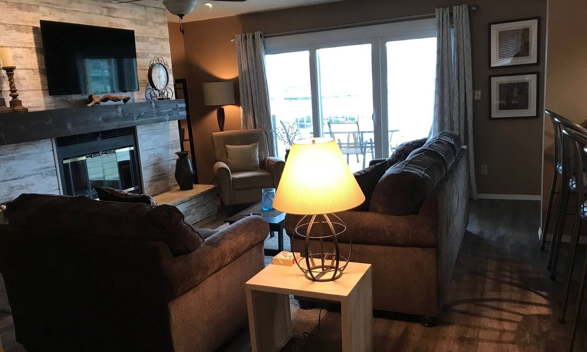 Osage Beach Condo | Ledges - 3bed/3bath at Ledges with BOAT SLIP INCLUDED