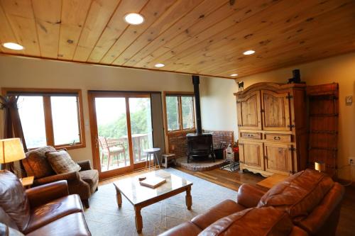 Campton House | Ledgewood 11, Estates