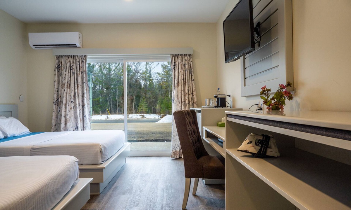 Flesherton Hotel | Leelas Villa Inn Flesherton