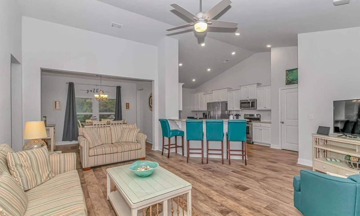 Red Hill House | Legends Resort Home | Golf + Family Stay
