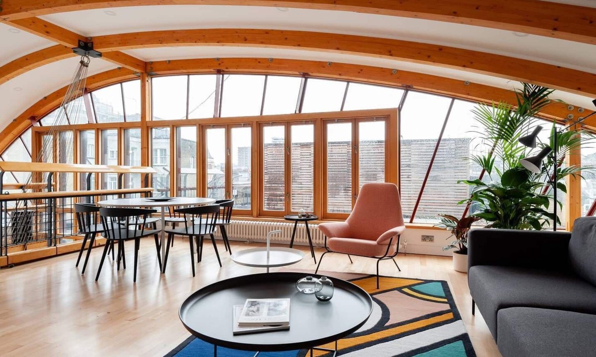 Chinatown Apartment | Leicester Square 3BR Penthouse w/Terrace