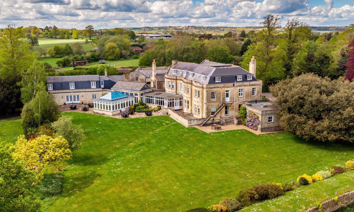 Bradford-on-Avon Hotel | Leigh Park Country House Hotel & Vineyard, BW Signature Collection