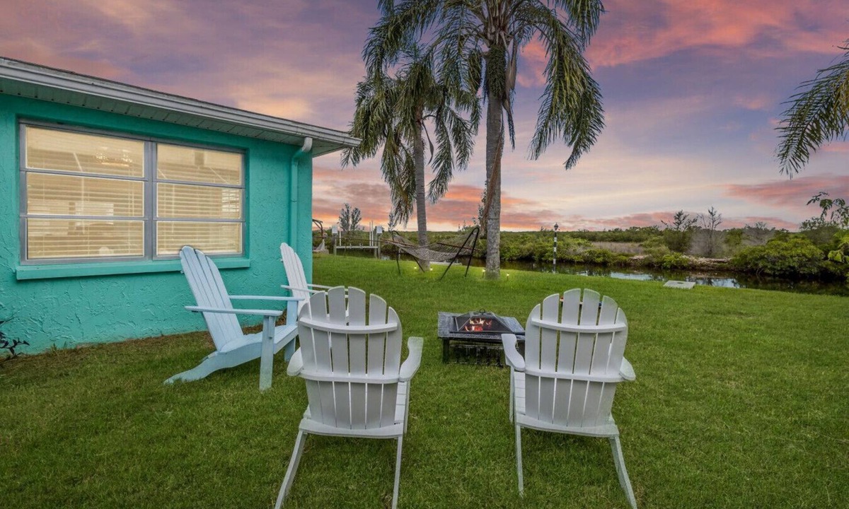 Port Richey Apartment | Leisure Isle 1: Waterfront! 2BR w/Firepit & Grill!