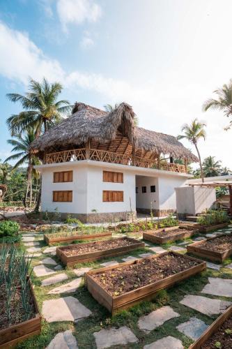 Samana Hostel | Leisy's Garden Hostel & Rooms