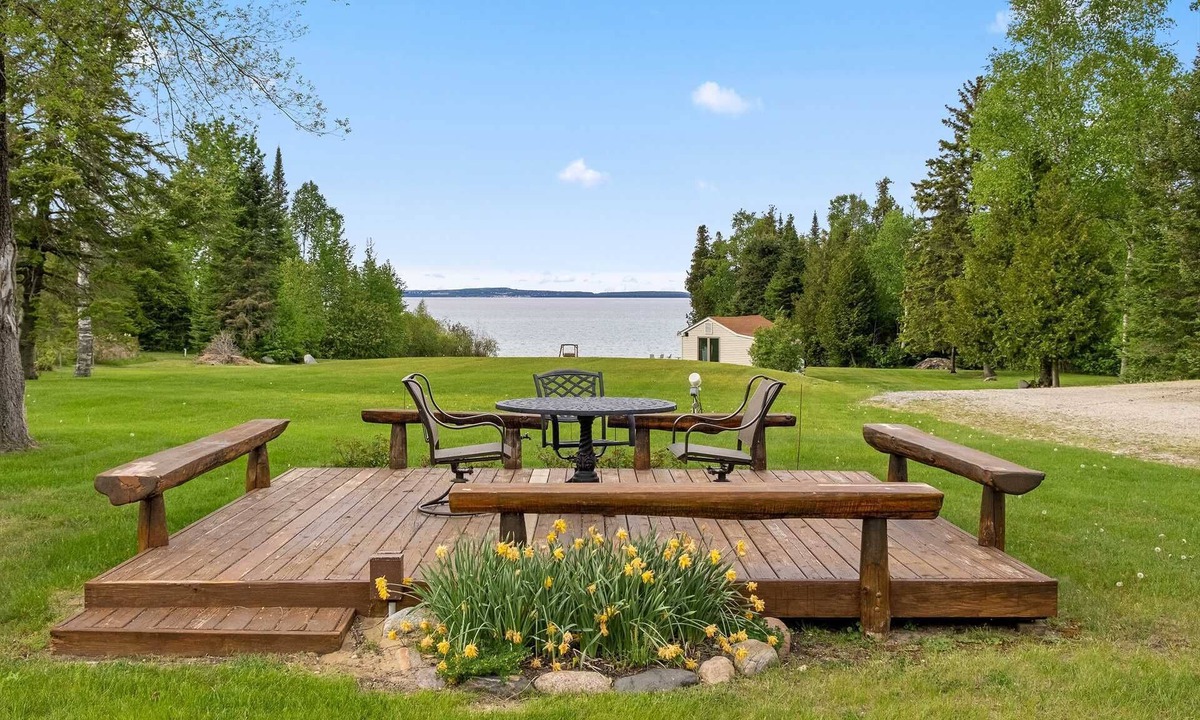 Cheboygan House | Lem's Paradise #1 | 300+ ft Lake Huron Shoreline & Mackinac Views