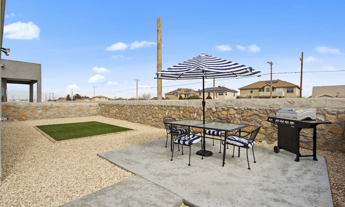 Biggs Field House | Lemington Place- 4br 2bath close to Amazon and I10