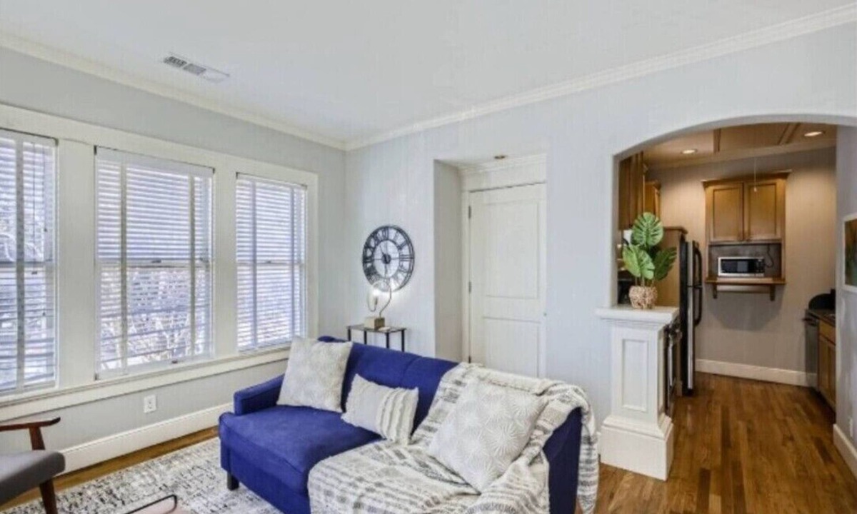 Oak Lawn Apartment | Lemmon 201 Chic & Stylish 1-Bedroom Getaway