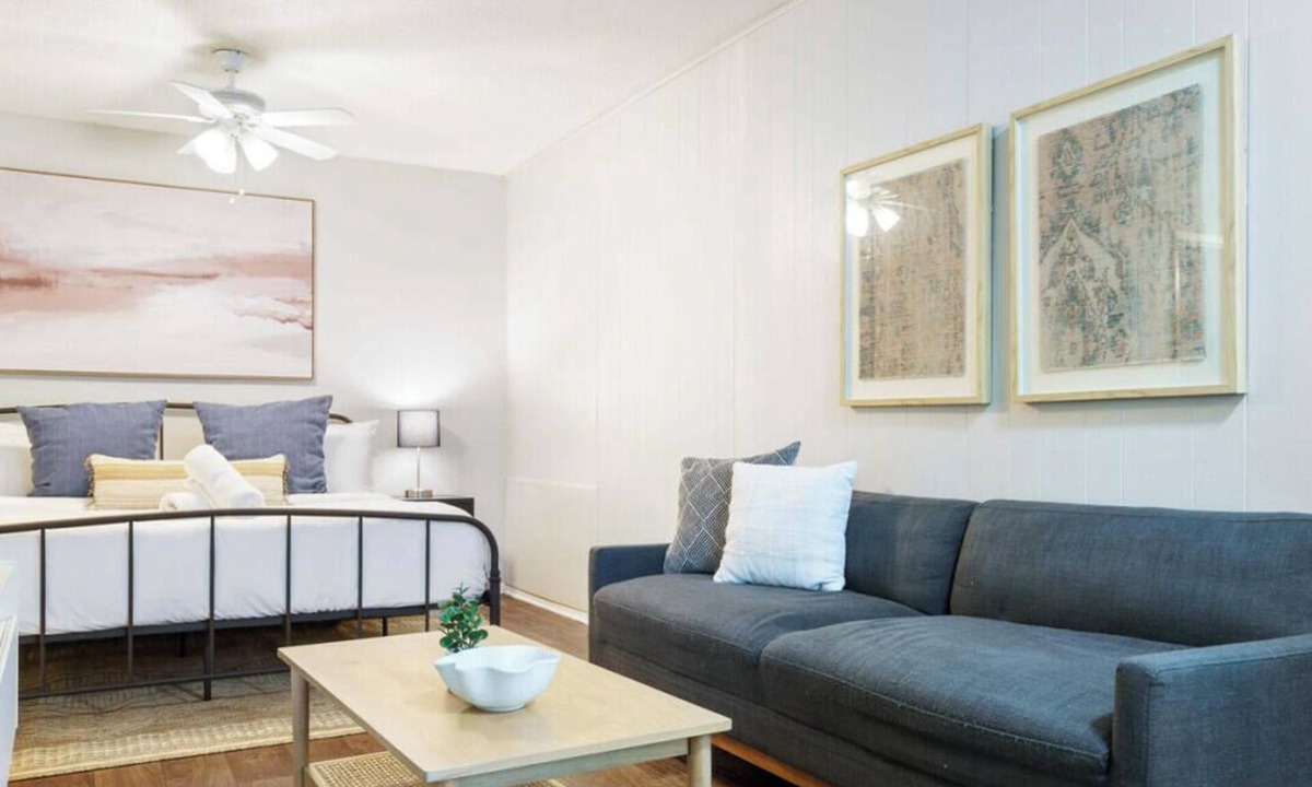 Hyde Park Apartment | Lemon Tree #106 xxxx