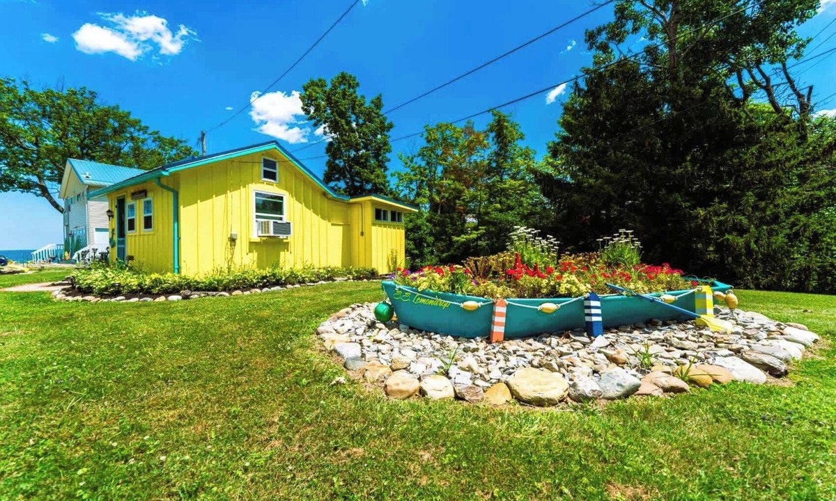 Madison-on-the-Lake Cabin | LemonDrop Lake-Front Cottage