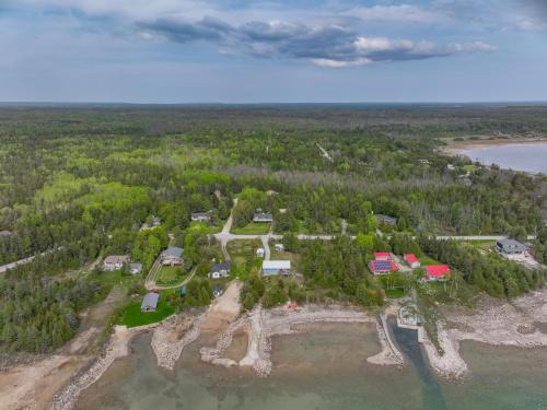 South Bruce Peninsula House | Len Cove - Your Lakeside Retreat in Howdenvale