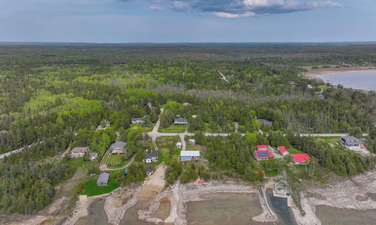 South Bruce Peninsula Cottage | Len Cove - Your Lakeside Retreat in Howdenvale