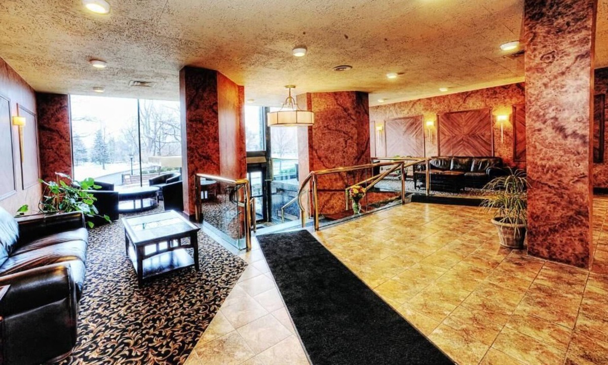 Allentown Hotel | Lenox Hotel and Suites