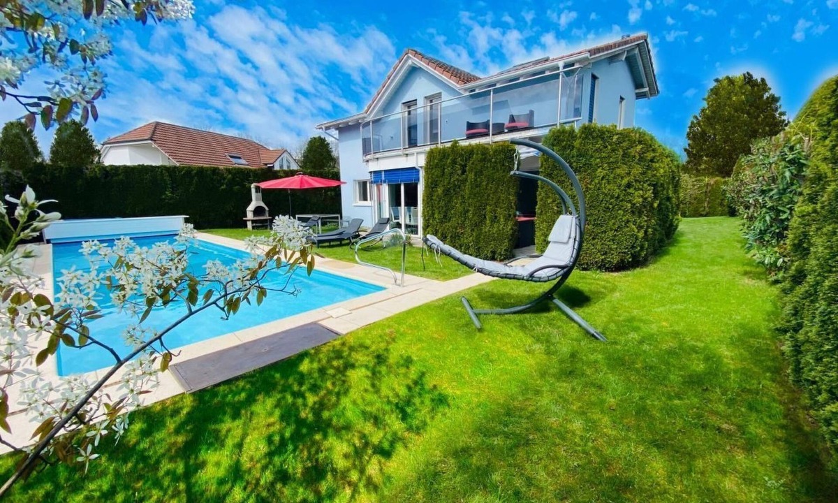 Dottikon House | Leons Holiday Homes by Interhome