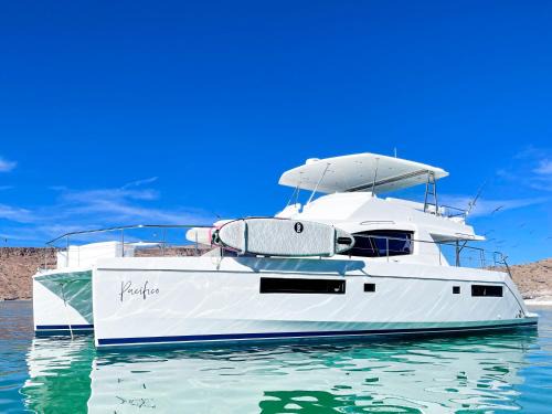 La Paz Boat Rental | Leopard 51'