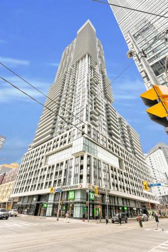 Garden District Apartment | LeReve Luxury Stays 2 Bed 1 Bath Downtown Core