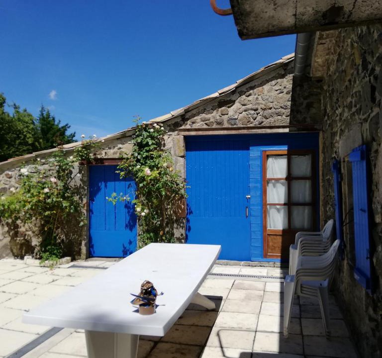 Saint-Priest House | les écureuils